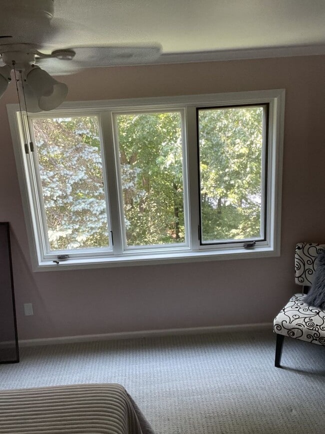 Building Photo - Spacious *2Bed*2.5 Bath over 1750 Sq Ft. Great location Avail Aug. 1.