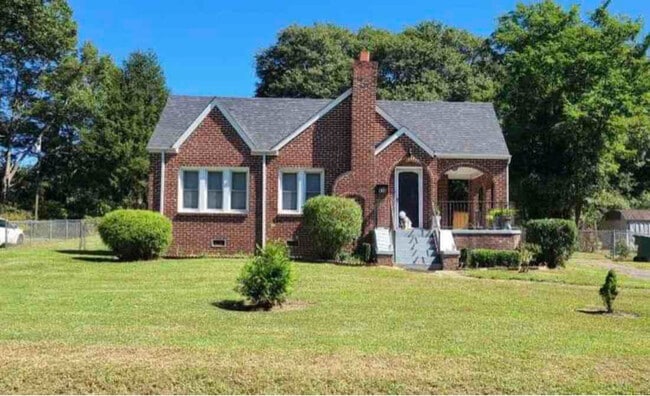 Building Photo - 836 Old Modena St