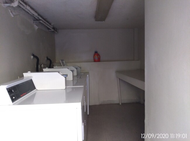 Building Photo - 4455 Overland Ave