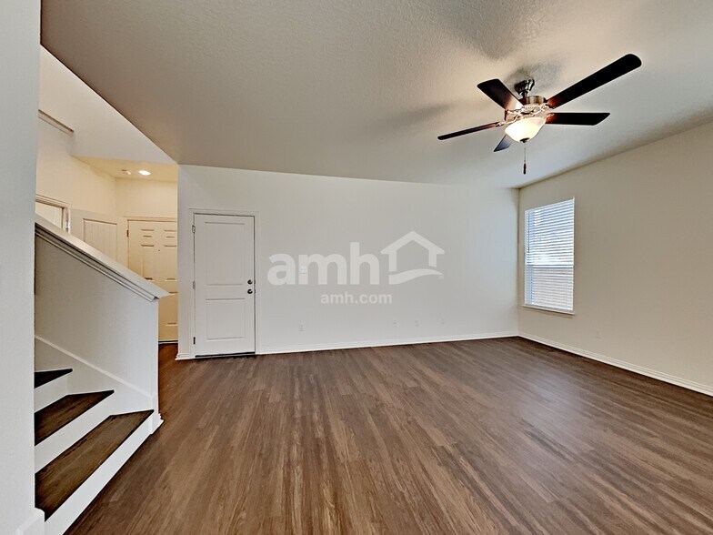 Building Photo - 2721 Wolfcreek