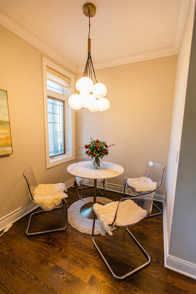 Building Photo - 843 W Fletcher St