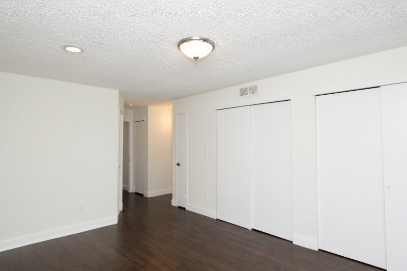 Building Photo - 526 Chanticleer