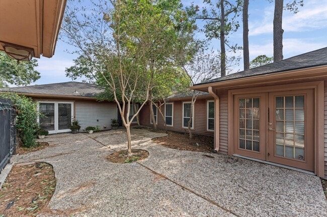 Building Photo - 12319 Campos Dr