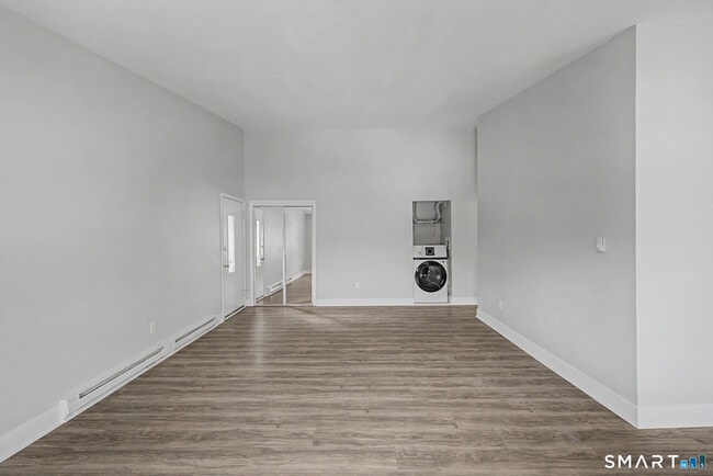 Building Photo - 81 Coalpit Hill Rd