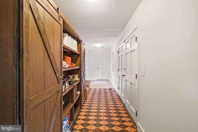 Building Photo - 35299 Snickersville Turnpike