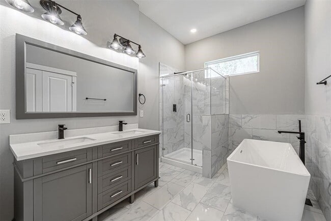 Building Photo - 6728 Parker Grv Ln