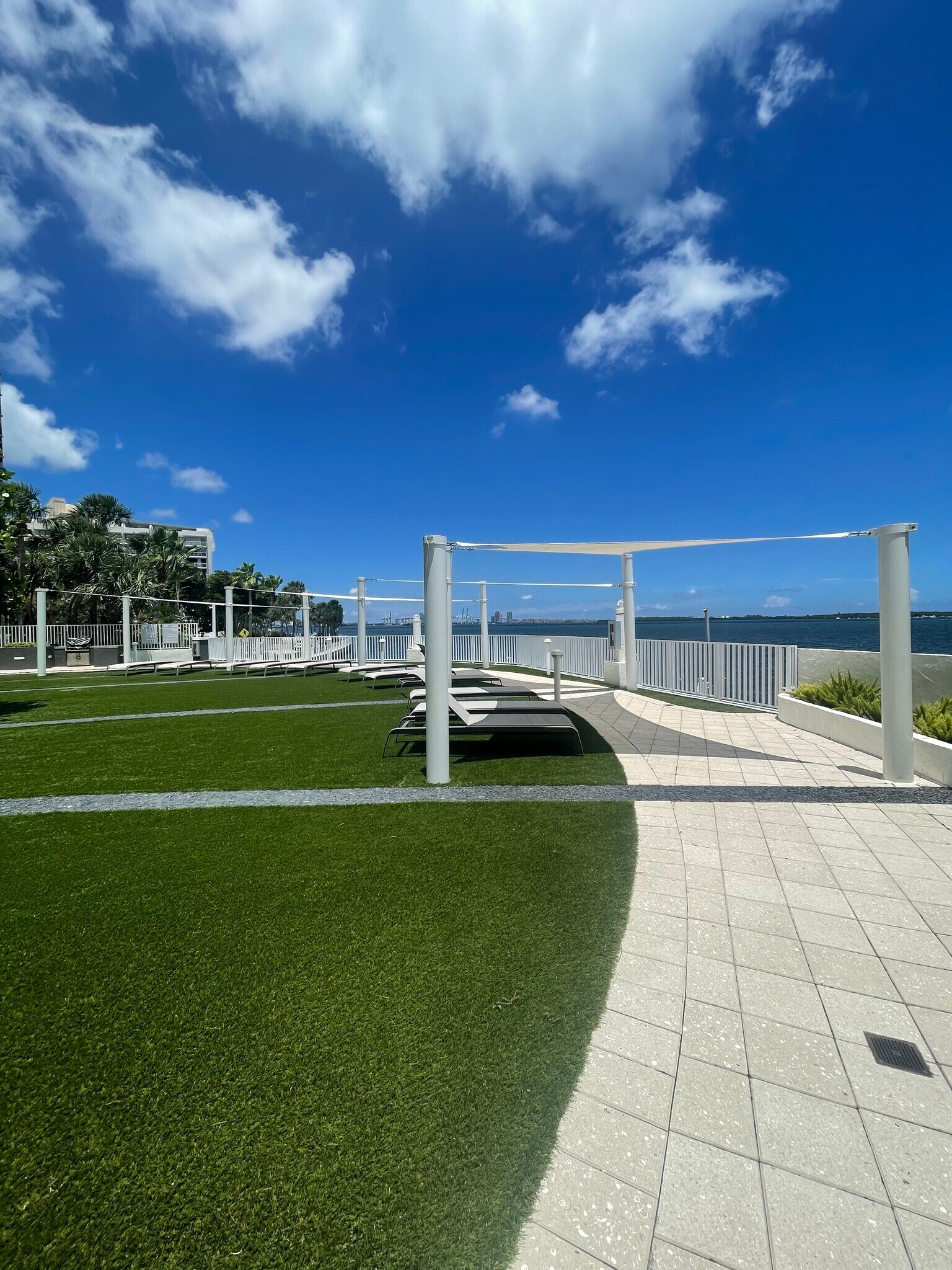 Building Photo - 126 SE 15th Rd