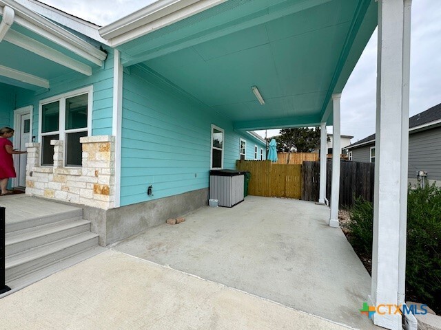 Building Photo - 1285 Live Oak Dr