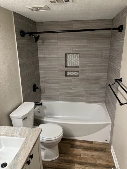 Building Photo - 1880 White Oak Dr