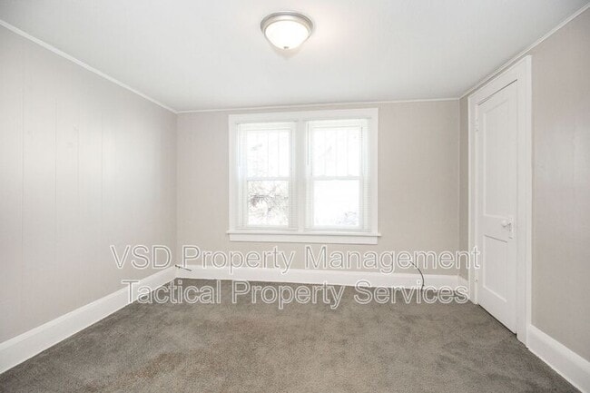 Building Photo - 2078-2018 18th St SW