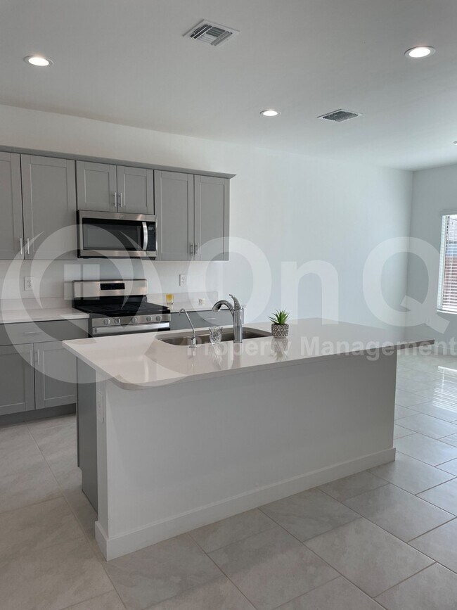 Building Photo - 12431 W Mieko Ln