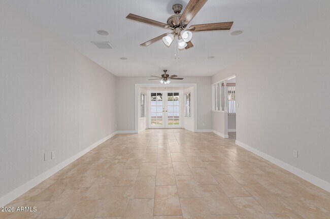 Building Photo - 1835 E Yale Dr