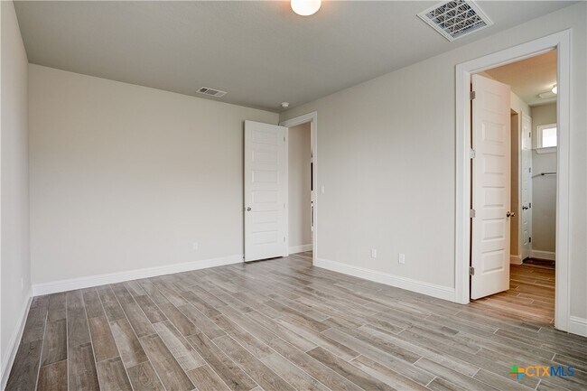 Building Photo - 130 Hidden Branch Cv