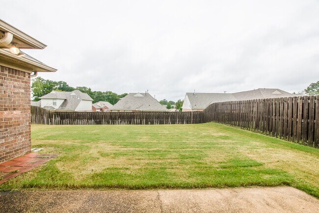 Building Photo - 938 Classic Cove