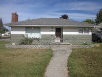 Building Photo - 2338 W Walton Ave