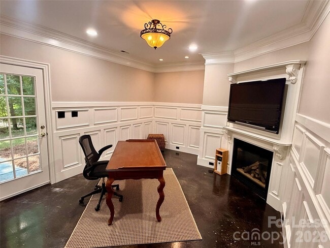 Building Photo - 1009 Honors Ct