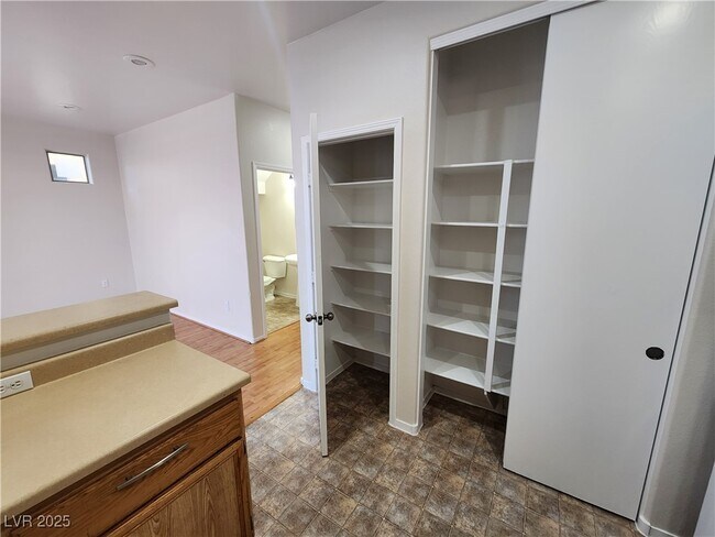 Building Photo - 9664 Villa La Mora Ave