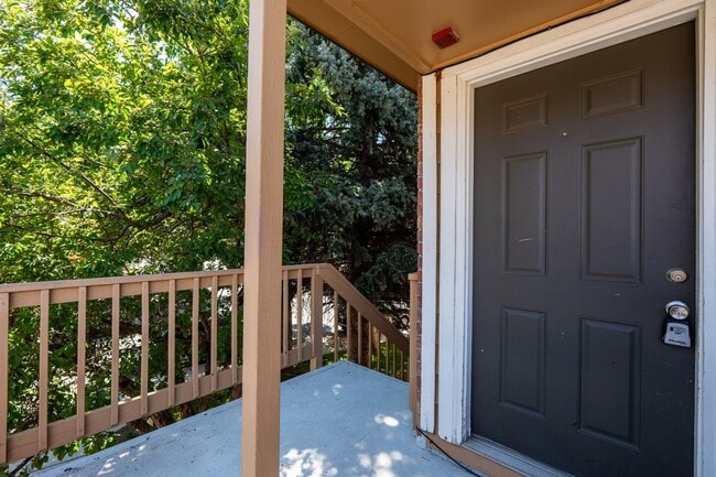 Building Photo - 4943 S Carson St