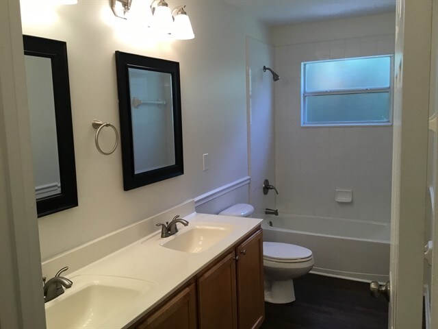 Building Photo - 158 Sweetbrier Branch Ln