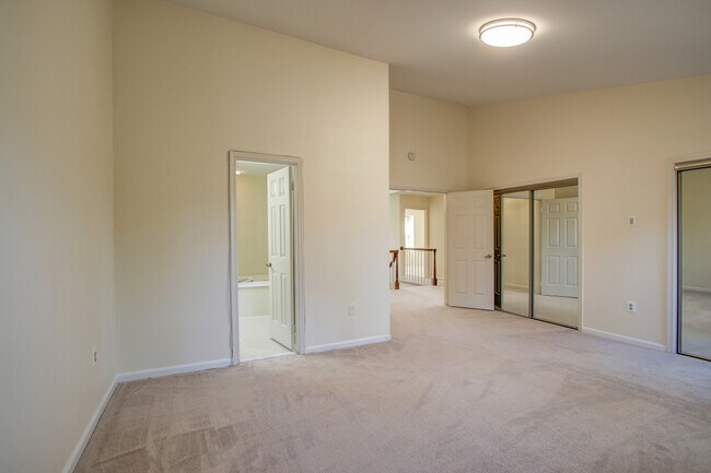 Building Photo - 7403 Crestberry Ln