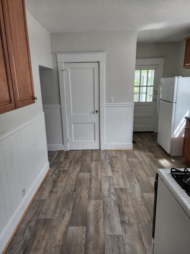 Building Photo - 3634 Kentucky Ave