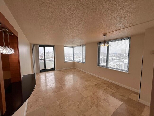 Building Photo - 526 Pacific Ave