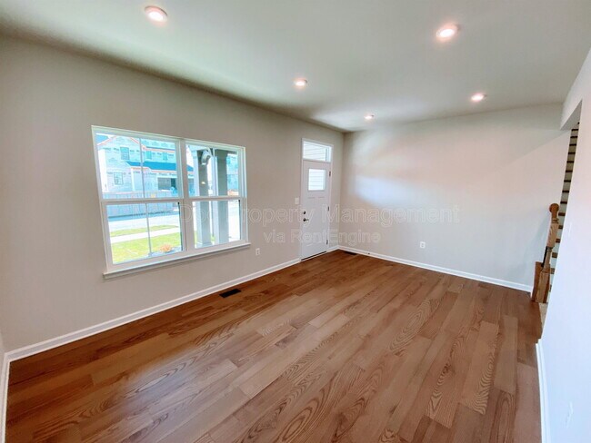 Building Photo - 1226 City View Ln