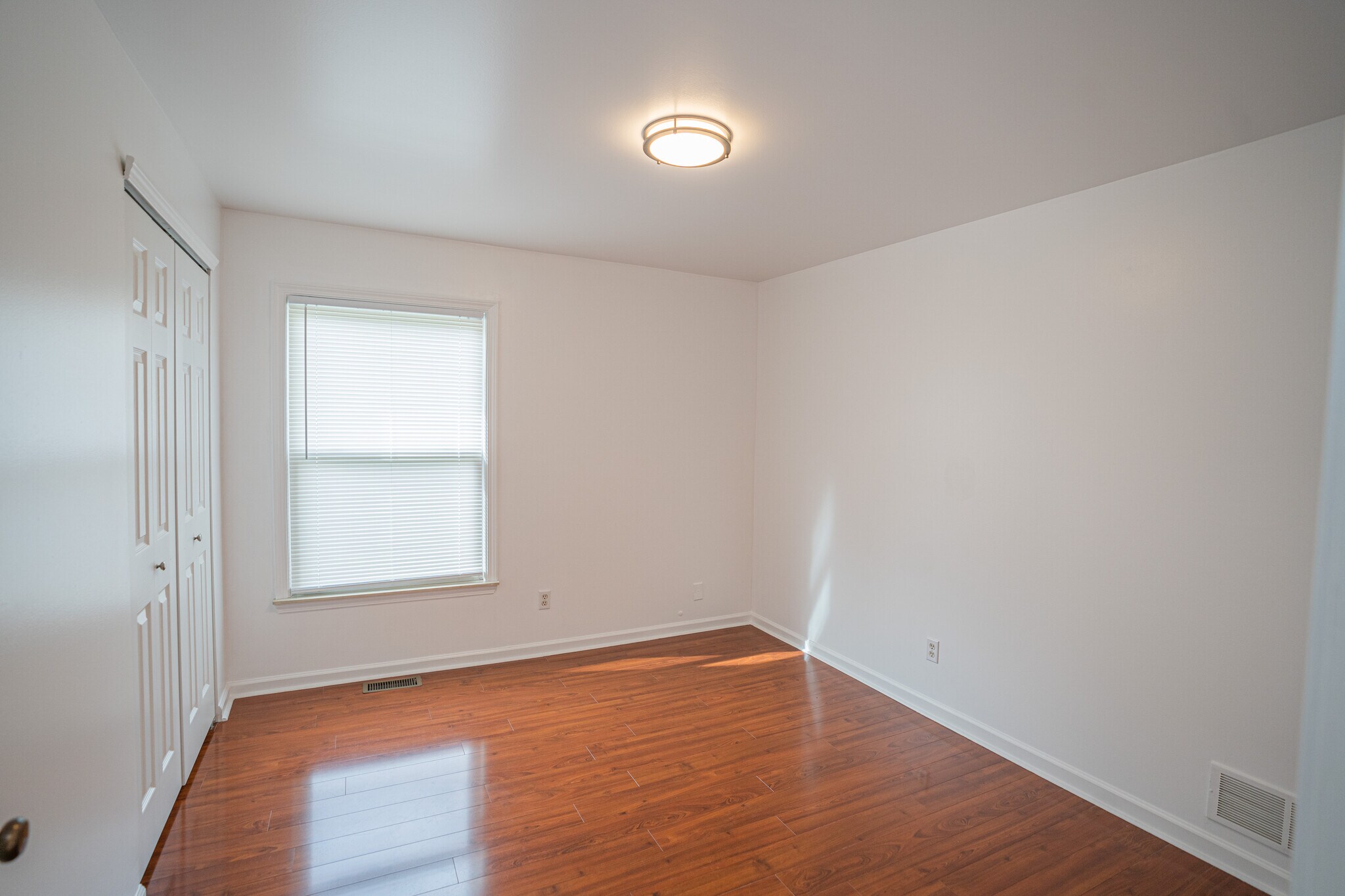 Building Photo - 23060 Berdeno Ave