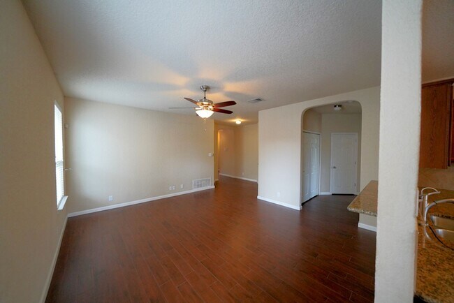 Building Photo - Beautiful One Story Home in Gated Community. Realtor Commission Offered: $500