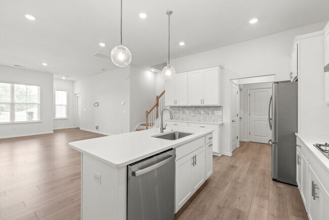 Building Photo - 5807 Clear Creek Ln