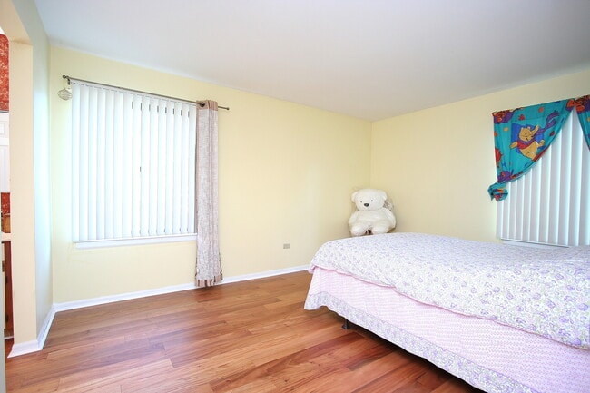 Building Photo - 6143 Knoll Wood Rd