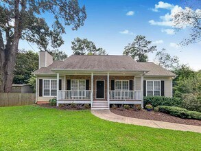 Building Photo - 670 Mitchell Dr