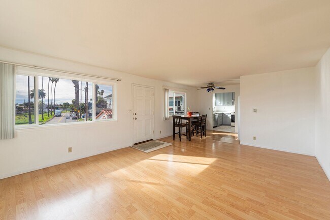 Building Photo - San Pedro Unit with Spectacular Ocean/Mari...