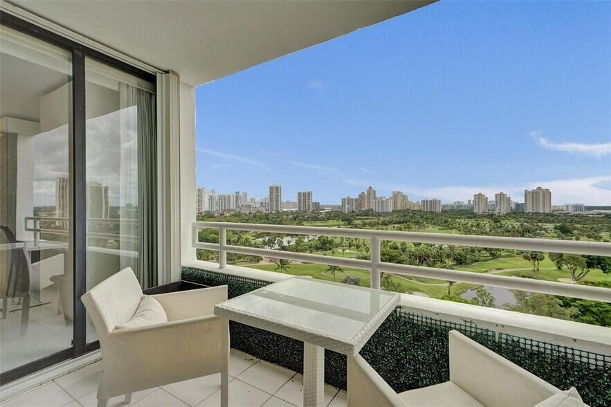 Building Photo - 20355 NE 34th Ct