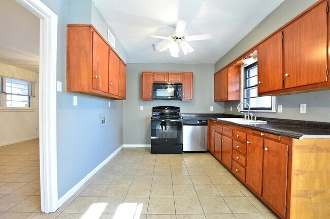 Building Photo - 4819 44th St