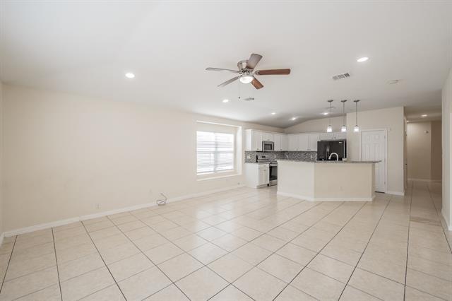 Building Photo - 8932 Sunny Hollow Dr