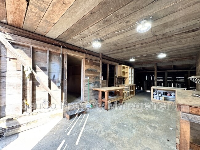 Building Photo - 9500 SW Old Highway 47