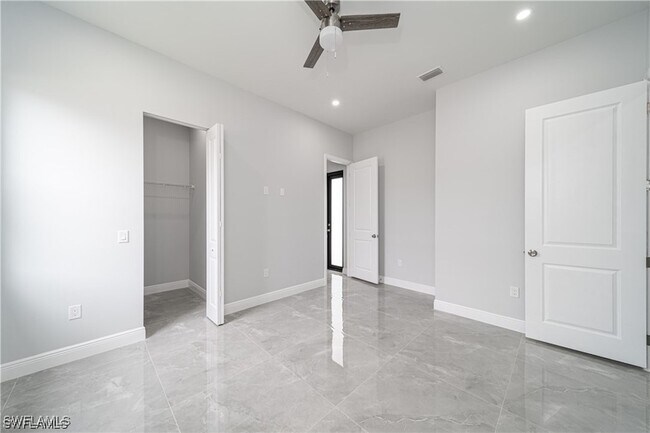 Building Photo - 2509 SW 37th Terrace