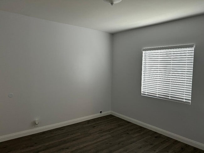 Building Photo - 2303 Graydon Ave