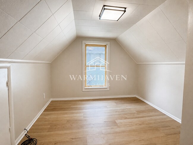 Building Photo - 639 N Way St