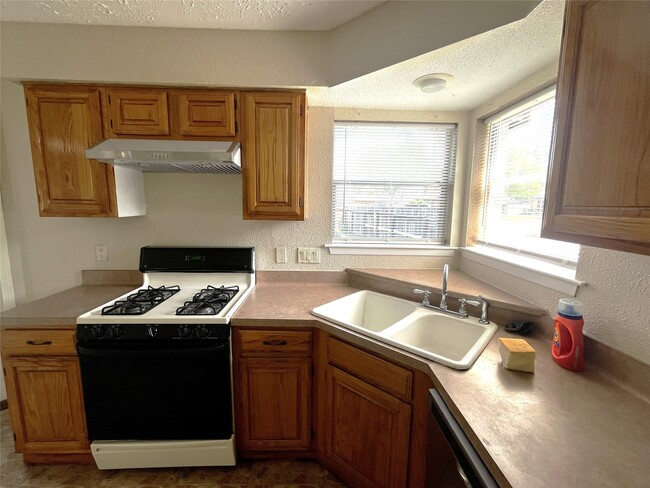 Building Photo - 339 El Toro Ln