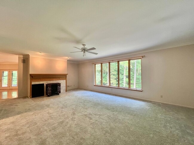 Building Photo - 3005 Hickory Tree Pl