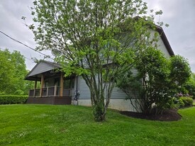 Building Photo - 10043 Chillicothe Rd
