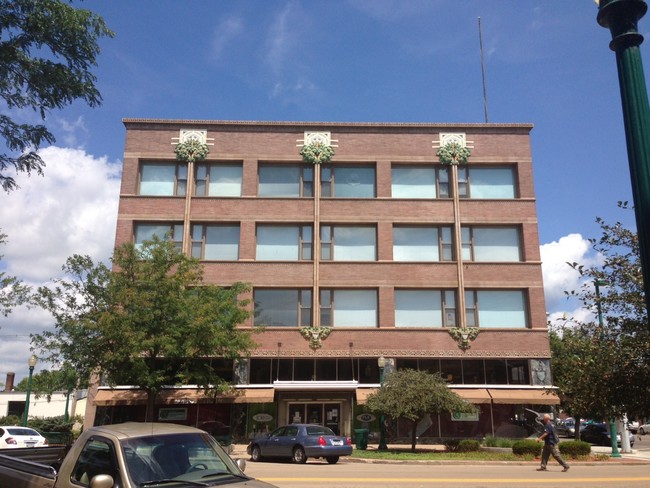 Primary Photo - Van Allen Apartments