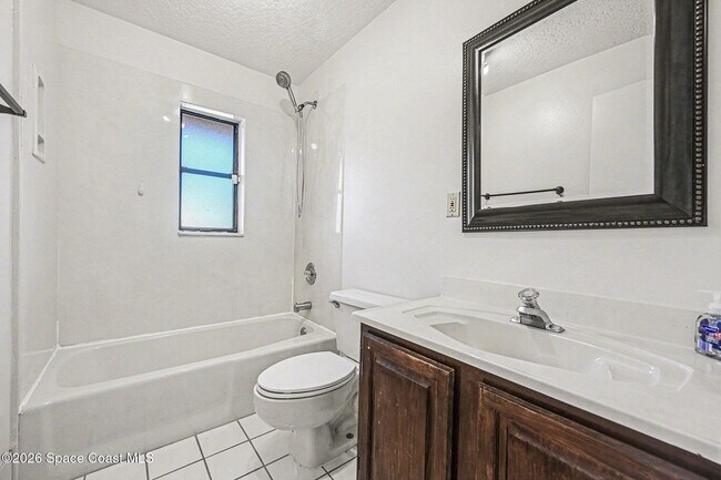 Building Photo - 655 N Burnett Rd