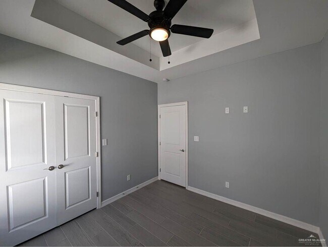 Building Photo - 21 S Colt Ln