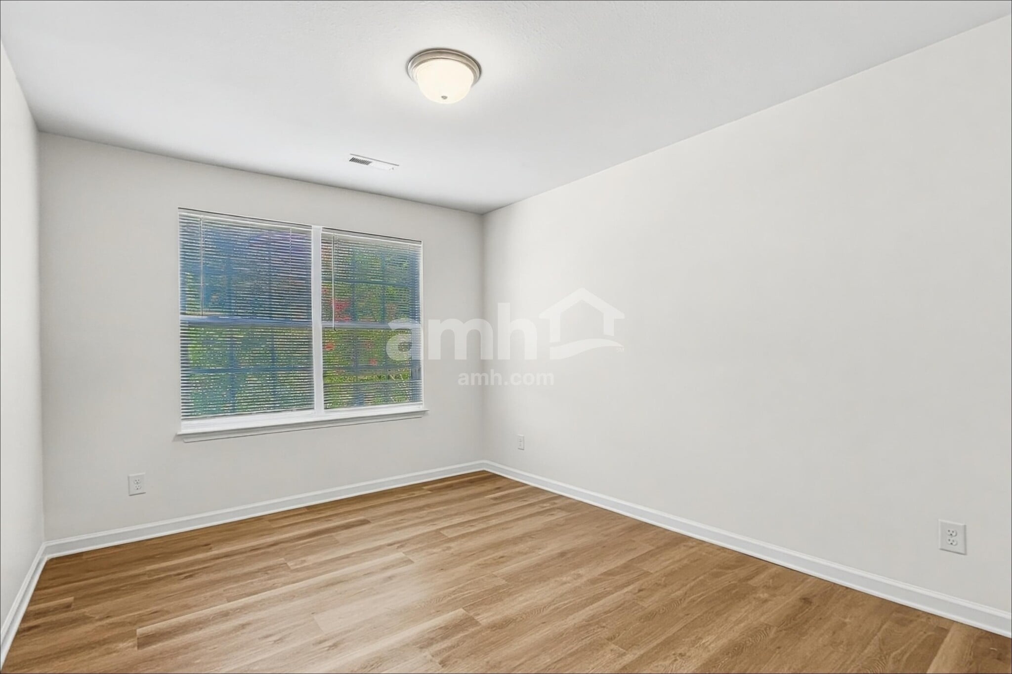 Building Photo - 118 Charndon Way