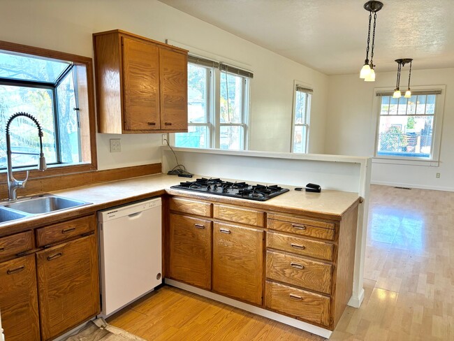 Building Photo - Charming Home in the Conveniently Located Southgate Neighborhood, Character-Rich Trims and Fully ...