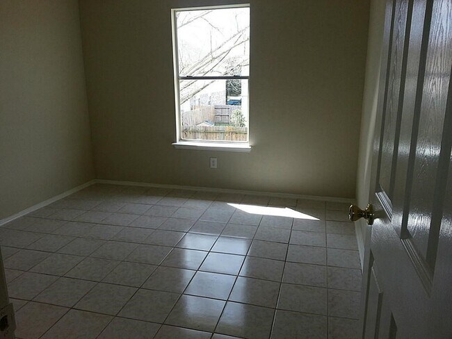 Building Photo - 6719 Lower Arrow Dr