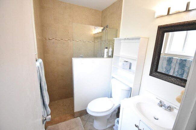 Building Photo - 9426 Southampton Pl